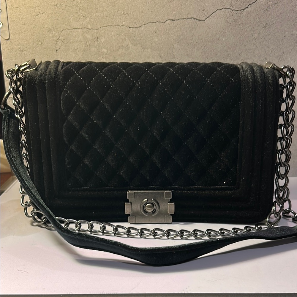 Source Unknown Black Quilted Crossbody Bag